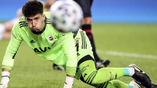 Newcastle United'dan Altay Bayındır'a 17 milyon euroluk resmi teklif