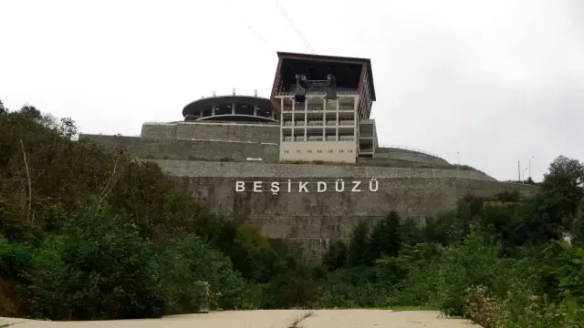 Milyonlarca lira harcanarak hizmete açılan teleferik çürümeye terk edildi