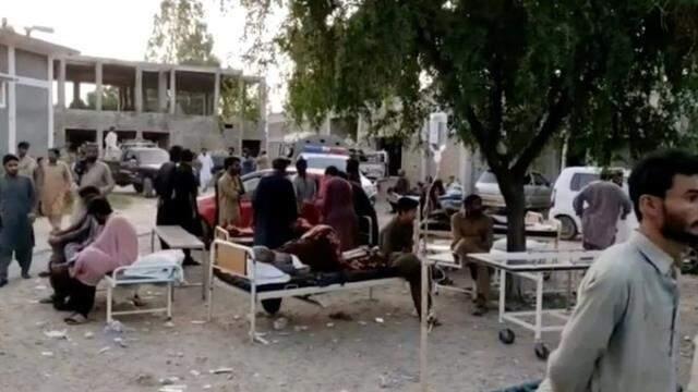 Pakistan'da 5,9 büyüklüğünde deprem! 6'sı çocuk 20 kişi öldü, 300'ün üzerinde yaralı var
