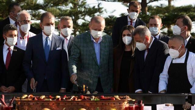 Açılışını Cumhurbaşkanı Erdoğan'ın yaptığı 'Uluslararası Adana Lezzet Festivali'nde 35 ton et tüketildi