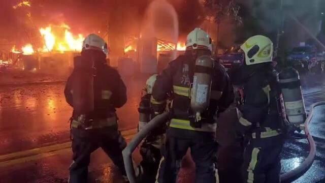 Tayvan'da 13 katlı binada çıkan yangında 46 kişi hayatını kaybetti