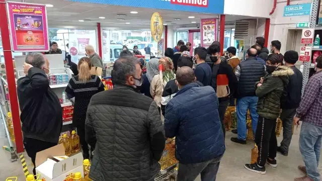 Açılışa özel ucuz yağ kapışıldı