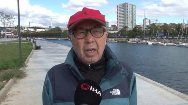 Fenerbahçe'de oturan vatandaşlar görüntüledi! Kurbağalıdere'den bir anda çıkan su samuru, karşıya geçti