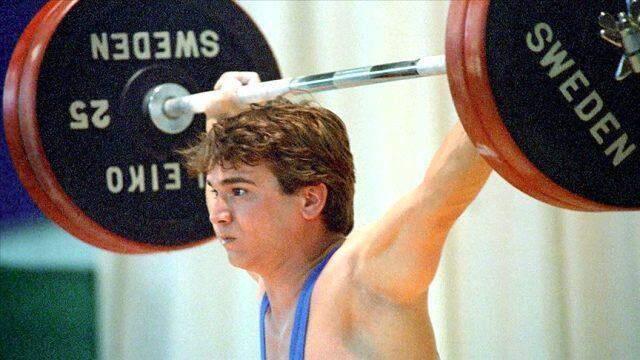 Naim Süleymanoğlu kimdir? Naim Süleymanoğlu rekoru kaç, kaç kilo kaldırdı? Naim Süleymanoğlu kaç yaşında vefat etti, neden öldü?