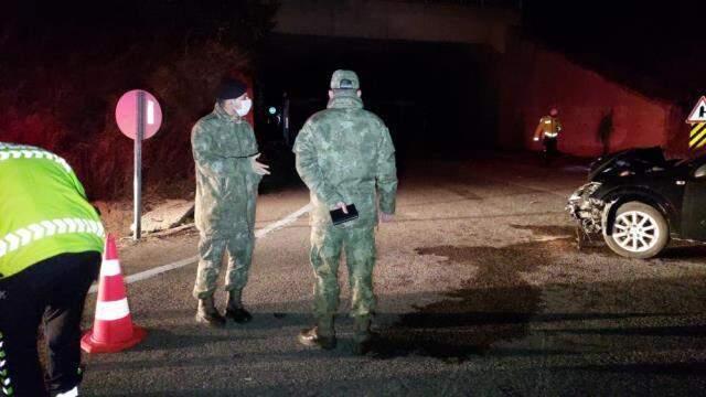 Tekirdağ'da otomobil ile askeri personel servisi çarpıştı: 14 asker yaralı