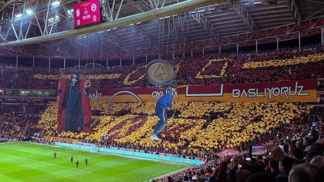 Galatasaray tribünlerinde Squid Game koreografisi: Hazırsanız oyuna başlıyoruz!
