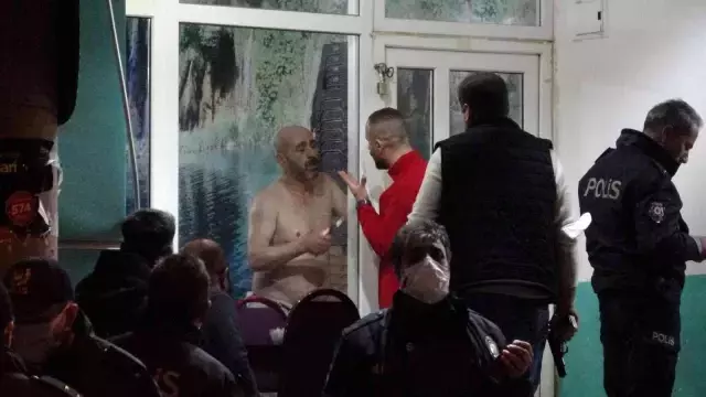 'Bir daha cezaevine girmek istemiyorum' dedi, polisten kaçıp 9 kişiyi rehin aldı