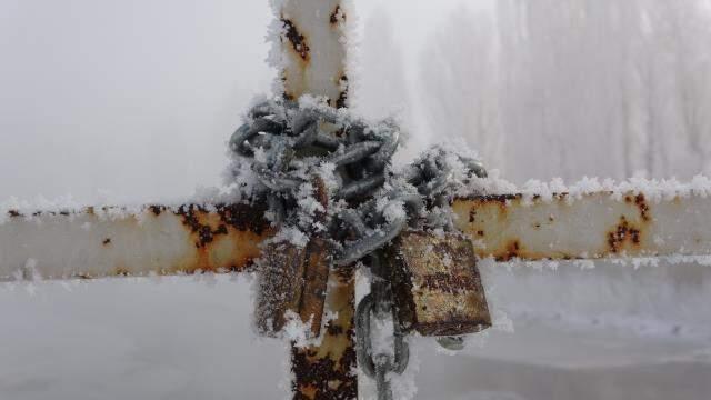 Dün gecenin en düşük sıcaklığı! Ardahan'da kilitler bile dondu, termometre eksi 25'i gördü