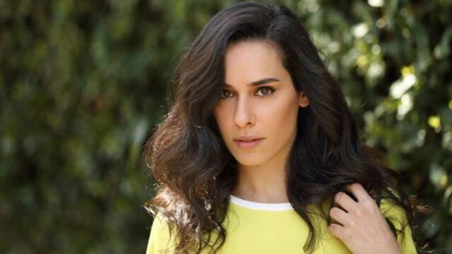 Arka Sokaklar'ın ünlü oyuncusu Perihan Ünlücan kameralara makyajsız yakalandı