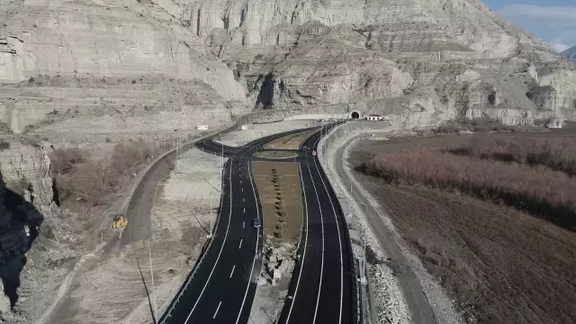 Doğu ve Güneydoğu Anadolu'yu Karadeniz'e bağlayan Pirinkayalar Tüneli açılıyor