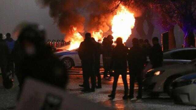 Hükümetin istifa ettiği Kazakistan'da sular durulmuyor! Belediye binası yakınlarında silah sesleri duyuldu