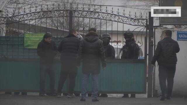 Kazakistan'dan gelen görüntüler vahim! Yakınlarını arayan onlarca insan morgların önünde kuyruk oluşturdu