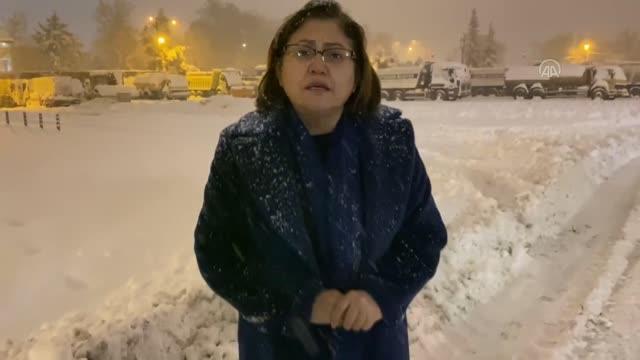 Kar yağışının etkili olduğu Gaziantep'de şehir dışına araç çıkışı durduruldu