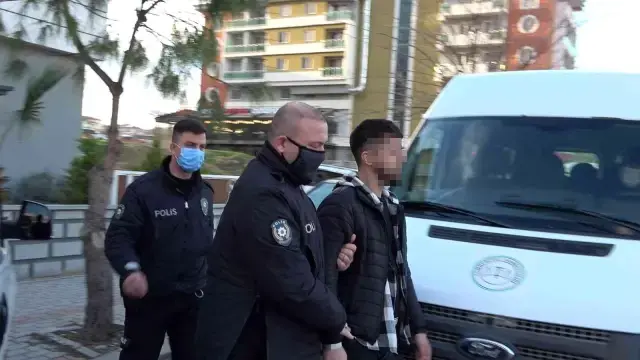 Gençlerin partisi faciayla sonuçlandı! Tasarruf ampulüyle uyuşturucu aldılar, genç kız hayatını kaybetti