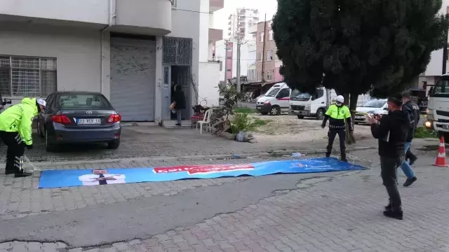 Rüzgarın etkisiyle çatıdan düşen 10 kiloluk taş, yoldan geçen kadının başına düştü