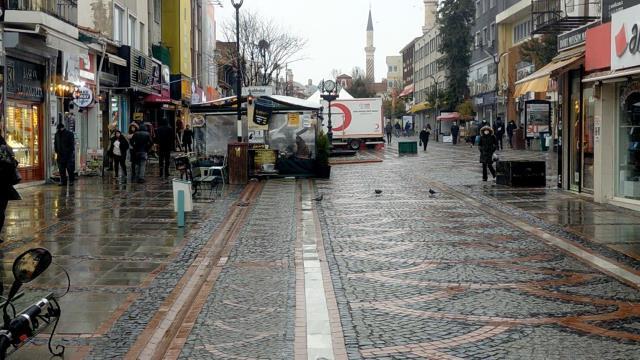 Bulgar turistlere PCR zorunluluğu başladı, tıklım tıklım dolan Ulus Pazarı boş kaldı