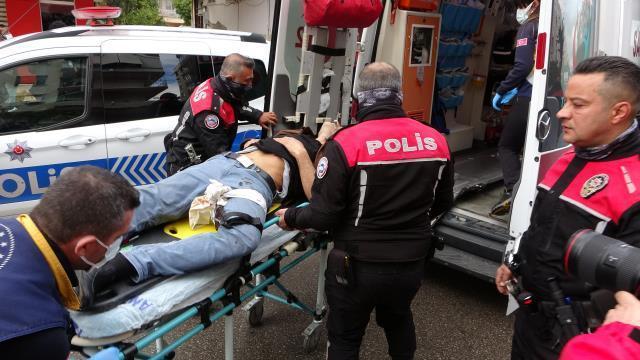 İki arkadaşın kavgası kanlı bitti! Biri bıçakladı, diğeri tabancasıyla vurdu