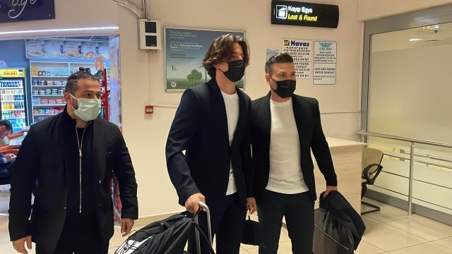 Son Dakika: Trabzonspor, Enis Destan transferi için görüşmelere başladığını KAP'a bildirdi