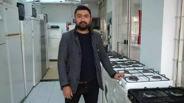 Böyle yüzsüz hırsız görülmedi! Gözüne kestirdiği dükkanı kamyon tutup boşalttı, komşuya da hamallık yaptırdı