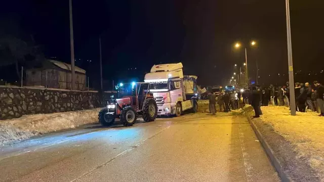 Buzlanma beraberinde kaza getirdi! Düzce'de 25 araç birbirine girdi