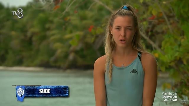 Survivor'da yakınlaşma! Mert, Sude'ye aşkını ilan etti: Bana uzaktan iki gülücük atsan yeter