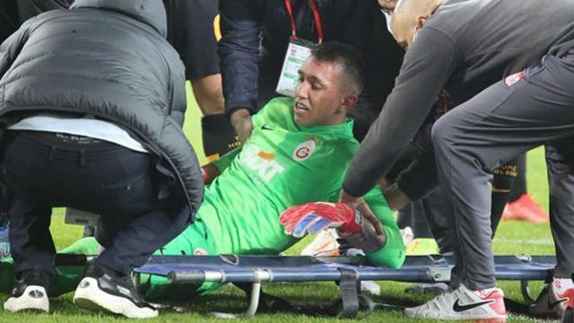 Muslera sahalara ne zaman dönüyor? İşte Uruguaylı eldivenin formasına kavuşacağı tarih