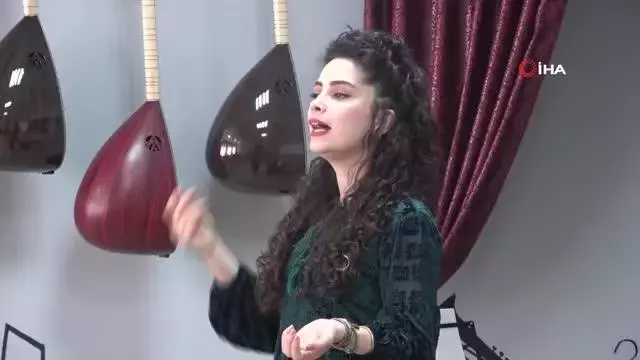 Merve Özbey, kızının doğum günü anısına Mardin'deki bir okula müzik atölyesi yaptırdı