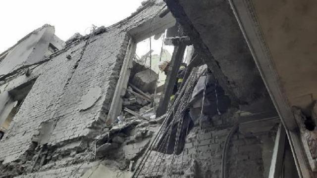 Son dakika! Rus ordusu, Harkov'da belediye binasın füzeyle vurdu! Patlama anı saniye saniye kamerada