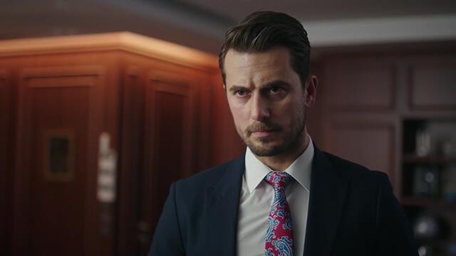 Pera Palas'ta Gece Yarısı dizisinde Atatürk'ü canlandıran oyuncu Hakan Dinçkol çıktı