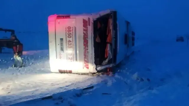 Sivas'ta otobüs kazası 34 yaralı