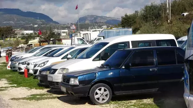 Piyasa değeri 100 milyon liradan fazla! Milli servet yediemin otoparkında çürüyor