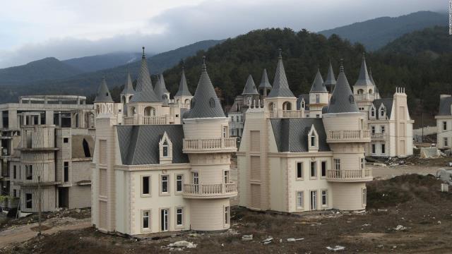 Yer: Türkiye! Bu şatolar Araplar için yapıldı ancak 11 yıldır teslim edilemiyor