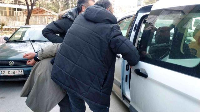 Gasp ettiği otomobille kaçarken kaza yaptı! Kazaya karışan diğer aracı da gasp edip içerisindeki çocukla birlikte kaçtı