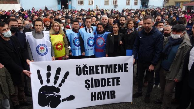 Çocuğunu döven öğrenciye saldırmaya giden veli, acısını öğretmenden çıkardı