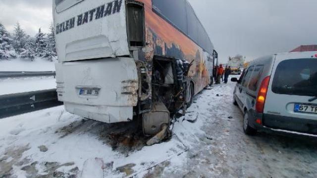Bolu Dağı TEM Otoyolu'nda zincirleme kaza: 32 araç çarpıştı, 6 kişi yaralandı