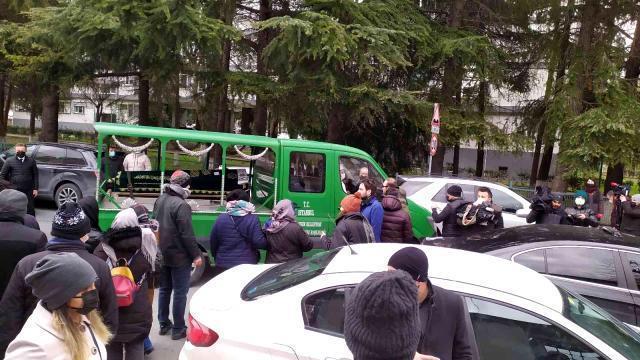 Bakırköy'de AVM'de öldürülen Yağmur Sönmez son yolculuğuna uğurlandı