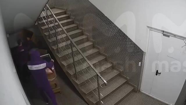 Hırsızlar Rusya'nın en büyük perakende deposuna dadandı! Şirketi yarım milyon TL'lik zarara uğrattılar