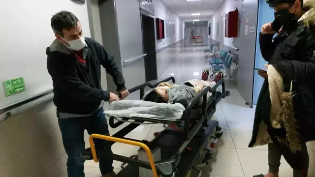 4 çocuğunun annesini önce bıçakla sonra makasla yaralayarak hastanelik etti