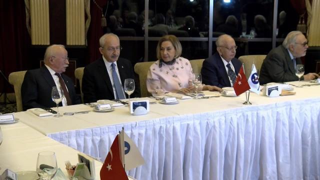 Anketleri inceleyen Kılıçdaroğlu hedefini belirledi: 6 milyon oyları var, ilk kez sandığa gideceklerden umutluyum
