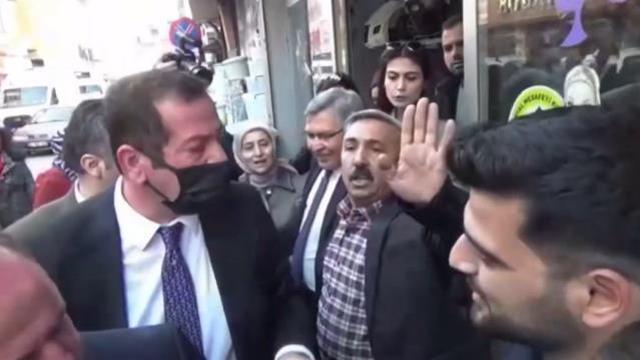 Ahmet Davutoğlu'nun esnaf ziyaretinde gergin anlar yaşandı