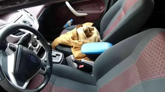 Yastıkla boğmaya çalıştığı bebeğini serbest kalır kalmaz kaçırdı