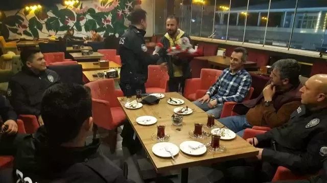 'Bıçaklı kavga var' diye çağrılan polislere pasta sürprizi