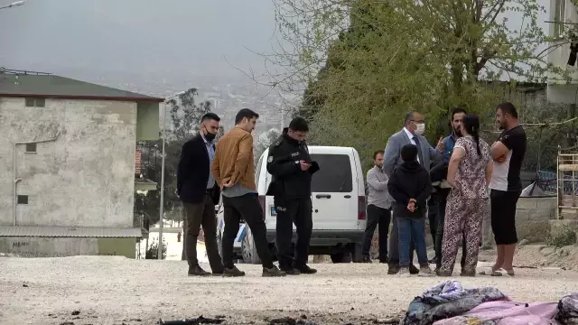 Cinsel istismarla suçlanan aile apar topar kenti terk etti, komşular eşyalarını ateşe verdi