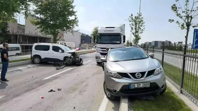 Kazada yaralanan kadın, aracındaki etler buzdolabına konulmadan hastaneye gitmedi