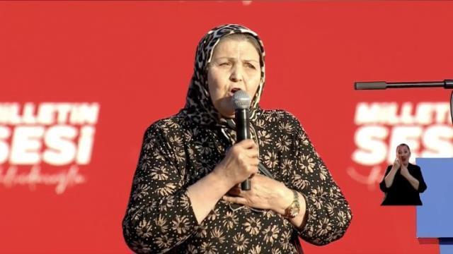 CHP'in İstanbul mitinginden dikkat çeken detay! Kılıçdaroğlu ve İmamoğlu, vatandaşları halkın arasında dinledi