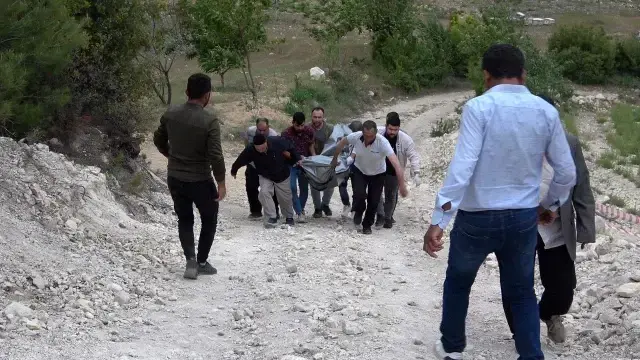 Traktör kazasında hayatını kaybeden kadın babasıyla aynı kaderi paylaştı