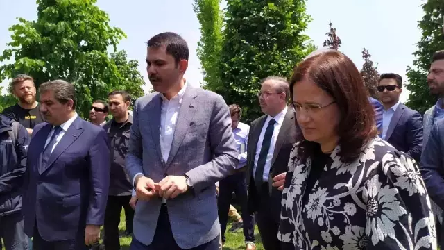 Çevre ve Şehircilik Bakanı Murat Kurum, 350 yıllık zeytin ağacı altında Atatürk Havalimanı projesini anlattı