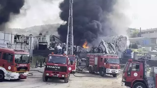 Plastik fabrikasında yangın çıktı