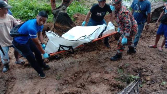 Nehirden zıpkın gibi fırlayan timsah, dişlerine geçirdiği Abdül Kadir adlı adamın omuriliğini ikiye ayırdı