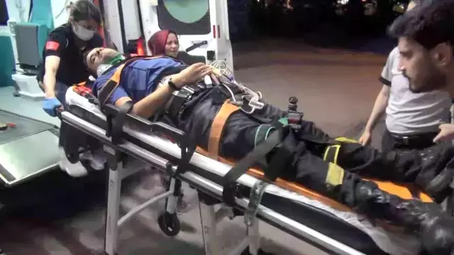 İki grup arasında çıkan kavgada olaya müdahale eden polisler yaralandı